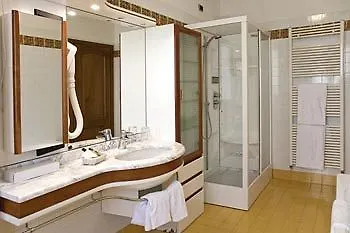 酒店 Albergo 莱诺